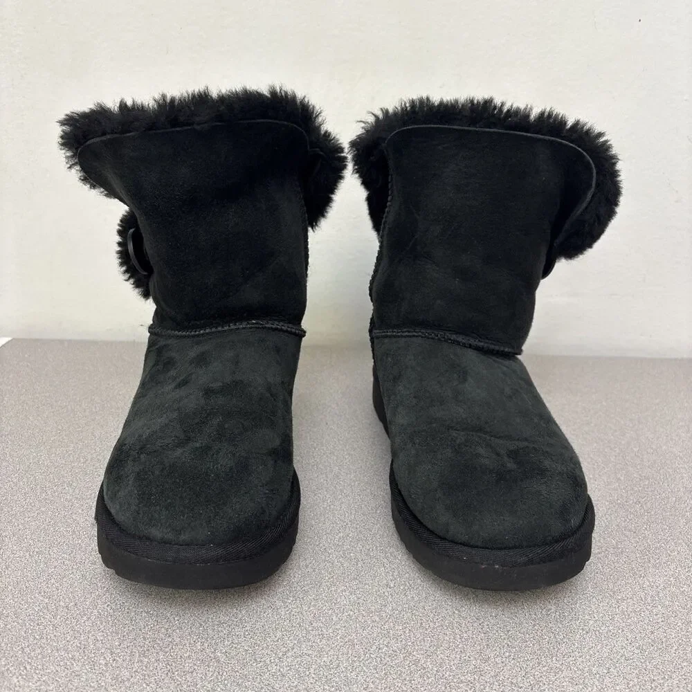 UGG pre filled size